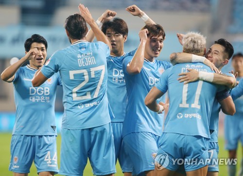 '라팍의 저주' 아시나요…야구·축구 엇갈린 성적에 눈길