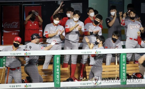 '탈꼴찌 싸움' SK·한화, 시즌 100패 오명은 사실상 '탈출'