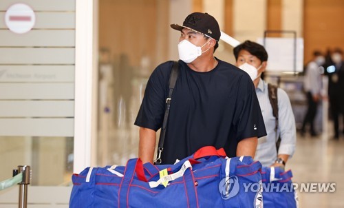 이게 무슨 일이야…류현진 8개월 만에 '낯선 환경 속'에 귀국