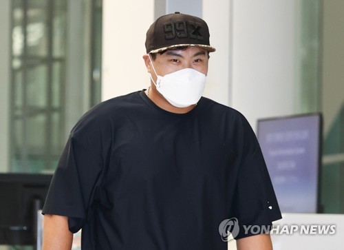 이게 무슨 일이야…류현진 8개월 만에 '낯선 환경 속'에 귀국