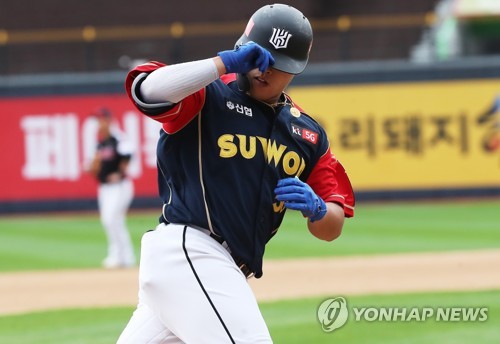 kt 강백호, 연타석 홈런…2년 만에 20홈런 고지 재정복