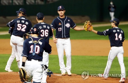 두산, SK에 10점 차 완승…알칸타라 탈삼진 11개 괴력투