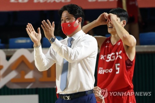 고비 때 맹활약 SK 김선형 팬들 함성이 이렇게 그리울 수가
