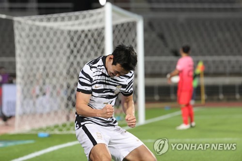 김학범호 데뷔전서 데뷔골 넣은 송민규 경기력 아쉽다