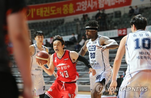 '송교창+라건아 46점' KCC, 오리온 잡고 시즌 첫승