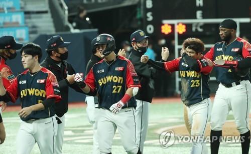 시즌 막판 흥행 기폭제 '2위 쟁탈전'…PO 직행 티켓은 어디로