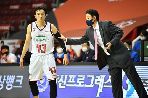 프로농구 오리온 이대성 감독님 보면 웃음 참느라 힘들어요