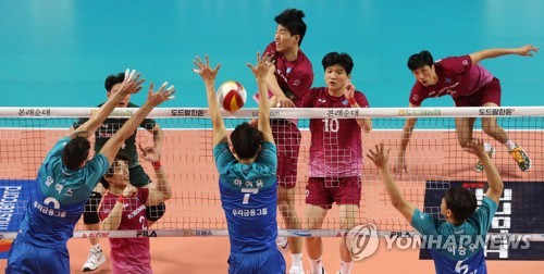 '데뷔전 진땀승' 대한항공 산틸리 감독 첫 경기는 늘 쉽지않아