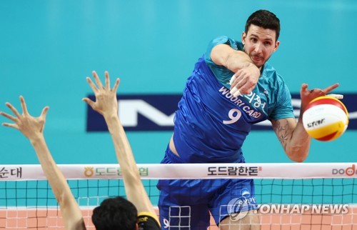 남자배구 우리카드 3연패…알렉스 부상 후 훈련 부족이 결정적