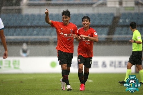 강등에도 지키고 키운 전력…제주 '1년 만의 1부 복귀'로 결실