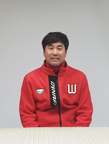친정팀 복귀한 조웅천 SK 코치 팀 재건에 힘 보탤 것