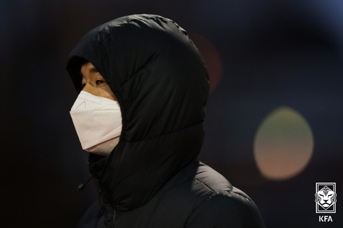 '센터백 변신' 정우영 빌드업 디테일 아쉬움…책임 통감