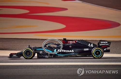 F1 해밀턴 바레인GP 우승…그로장은 시속 220㎞ 충돌 '구사일생'