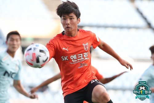 안병준, K리그2 최고의 별로…사상 첫 북한대표 출신 MVP(종합)