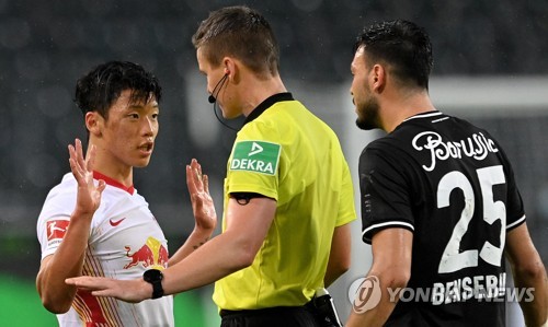 '황희찬 24분' 라이프치히, 묀헨에 0-1로 덜미…리그 시즌 첫 패