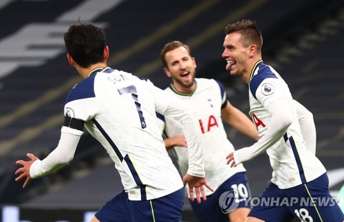 코로나19 제친 손흥민, 9호골로 득점 단독선두…토트넘도 1위로