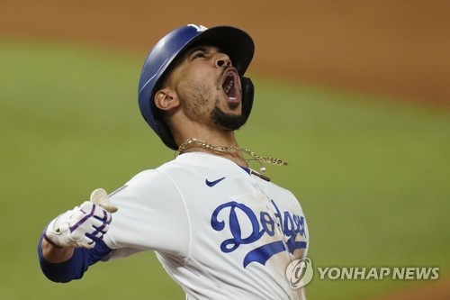 MLB 다저스 무키 베츠, 5년 연속 골드글러브 주인공