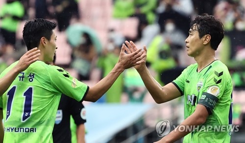 8번째 별 달고 떠난 이동국…90분 '은퇴 잔치' 펼쳐진 전주성(종합)