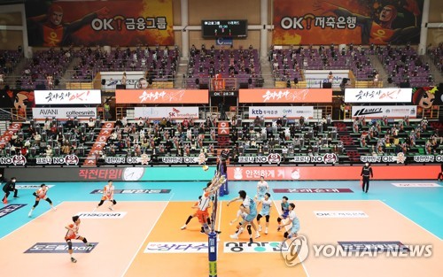 프로배구 감독들 한목소리 과열 분위기서 자제하자