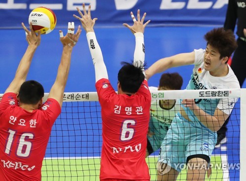 우리카드, 한국전력 개막 5연패 수렁 몰아넣고 4위 도약
