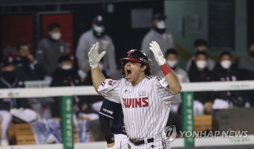 '오재원 MVP' 두산, LG 꺾고 준PO 통과…9일부터 kt와 PO(종합)