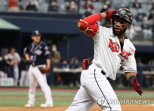 로하스·스트레일리, KBO에 남을 수 있을까…MLB 구단 관심