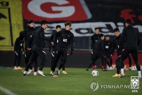 축구협회, 벤투호 코로나19 확진 선수 위해 '전세기' 띄운다