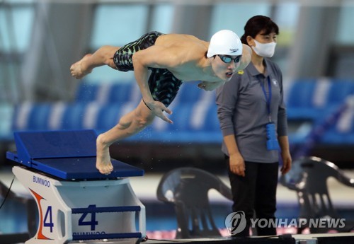 '48초25' 고교생 황선우, 박태환 넘었다…자유형 100ｍ 한국新