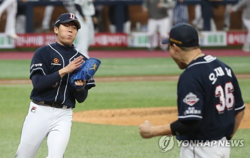 '불펜의 핵' 김민규, PO 이어 KS서도 두산의 '가을 수호신'