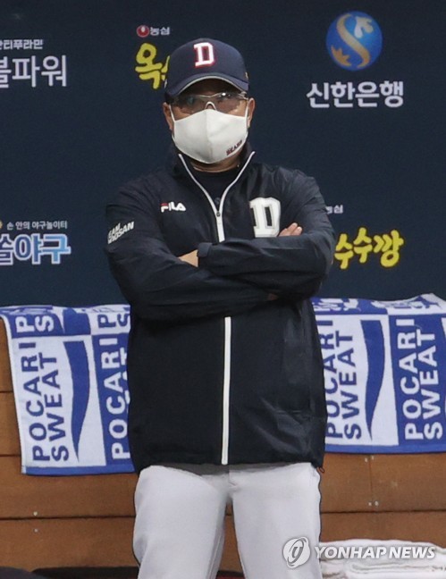두산 김태형 감독 타선 침체, 마음은 강한데 몸이 안 따라주니