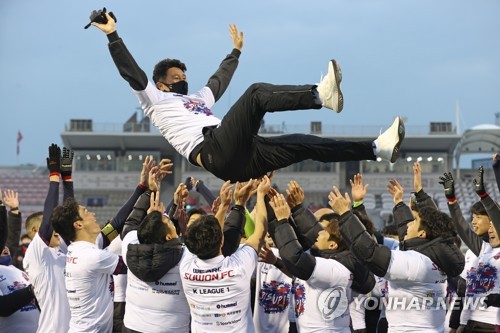 공격축구로 승격 거머쥔 수원FC 김도균 안병준·마사 고맙다