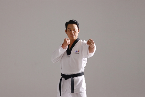태권도 홍보 동참한 배우 박성웅 도장·수련생 힘내세요!