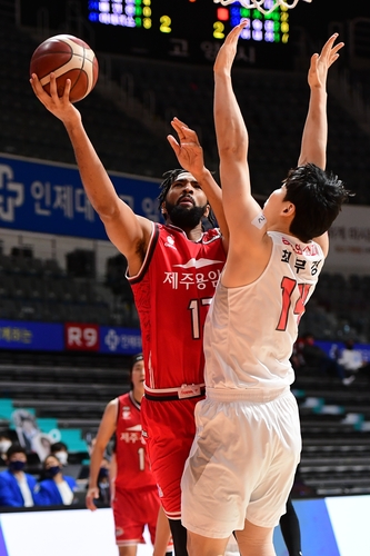 '로슨 26점' 오리온, SK 잡고 단독 3위…SK는 3연패