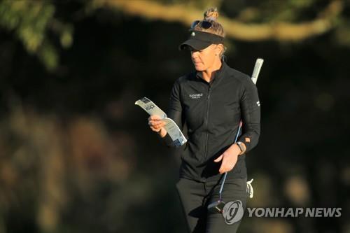 US여자오픈 1타차 2위 올슨, 시아버지 별세…최종 라운드 완주