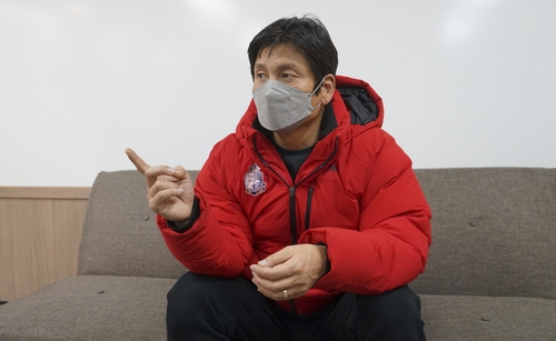 '절반의 성공' 정정용 감독 올해는 50점…내년엔 결과로 증명