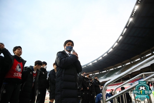 '절반의 성공' 정정용 감독 올해는 50점…내년엔 결과로 증명