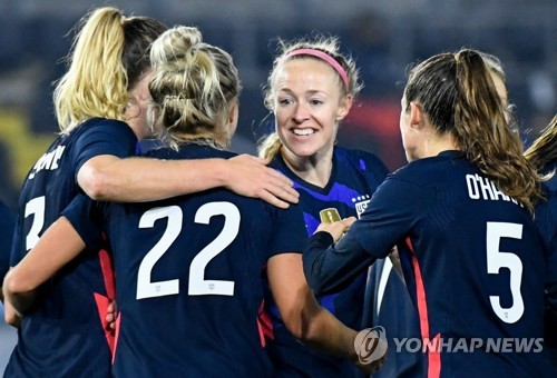 미국 여자축구대표도 전세기 탄다…남자팀과 같은 훈련여건 보장