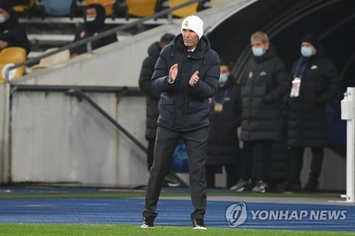 흔들리는 레알 마드리드…지단 감독 사임하지 않을 것