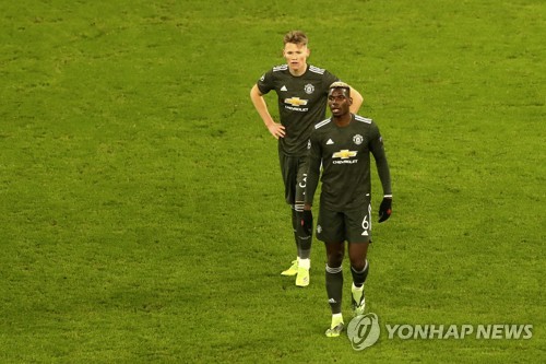 '황희찬 결장' 라이프치히, 맨유 3-2로 격파…UCL 16강 진출