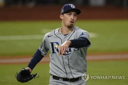 MLB 샌디에이고, 다르빗슈·스넬 공식 영입…곧 김하성도