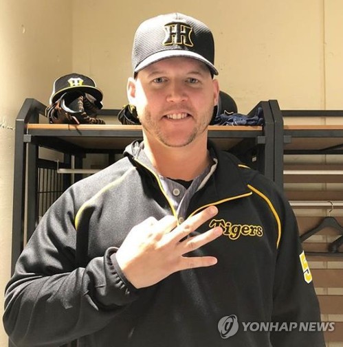 로하스와 외야 포지션 겹치는 샌즈 1루로 가도 괜찮아