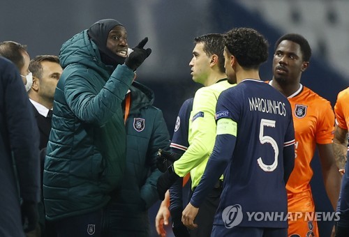 '황희찬 결장' 라이프치히, 맨유 3-2로 격파…UCL 16강 진출(종합)