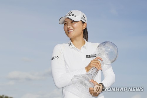 LPGA 최종전 우승한 세계 1위 고진영, 2위 김세영과 격차 벌려