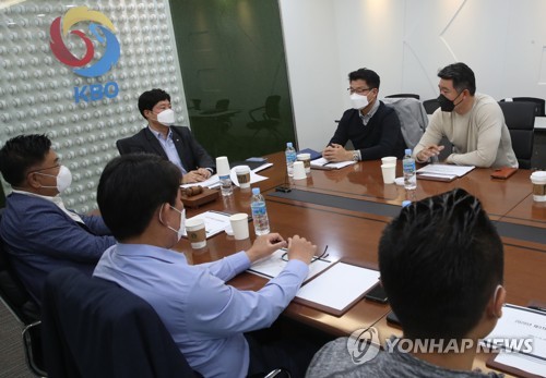 프로야구 단장들 코치 영입은 포스트시즌 끝나고 합시다