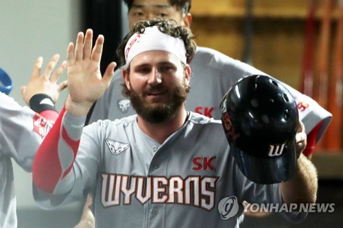 '불운의 대명사' 전 SK 화이트, 토론토와 마이너 계약