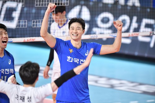 '트레이드 이후 첫 대결' 한국전력-현대캐피탈, 누가 웃을까