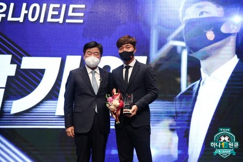 '초보 감독' 김도균, 감독상 놓쳤지만 지도력은 인정받았다