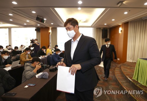 내가 될지 몰랐다 관행…찝찝함 남긴 이대호 판공비 해명