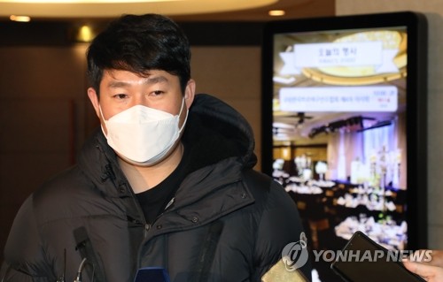 '판공비 논란' 선수협회 새 회장에 양의지…팬들께 사과