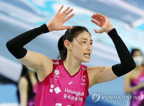 김연경, 각종 악재 속에도 '우뚝'…2009년보다 개인 기록 낫다